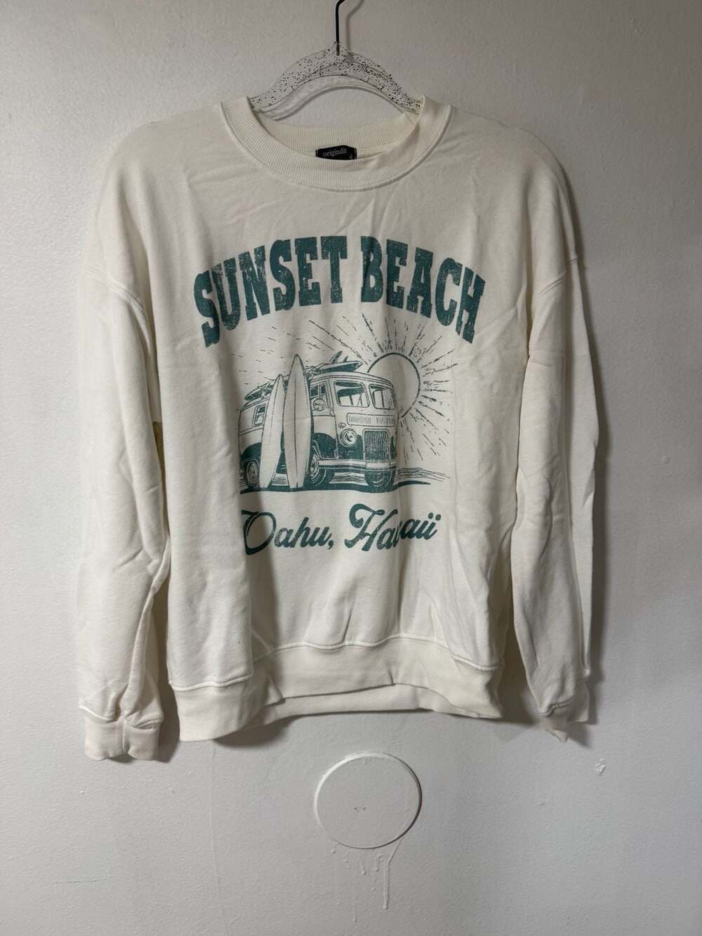 Originality Sunset Beach Oahu Hawaii Graphic Crewneck Sweatshirt Medium